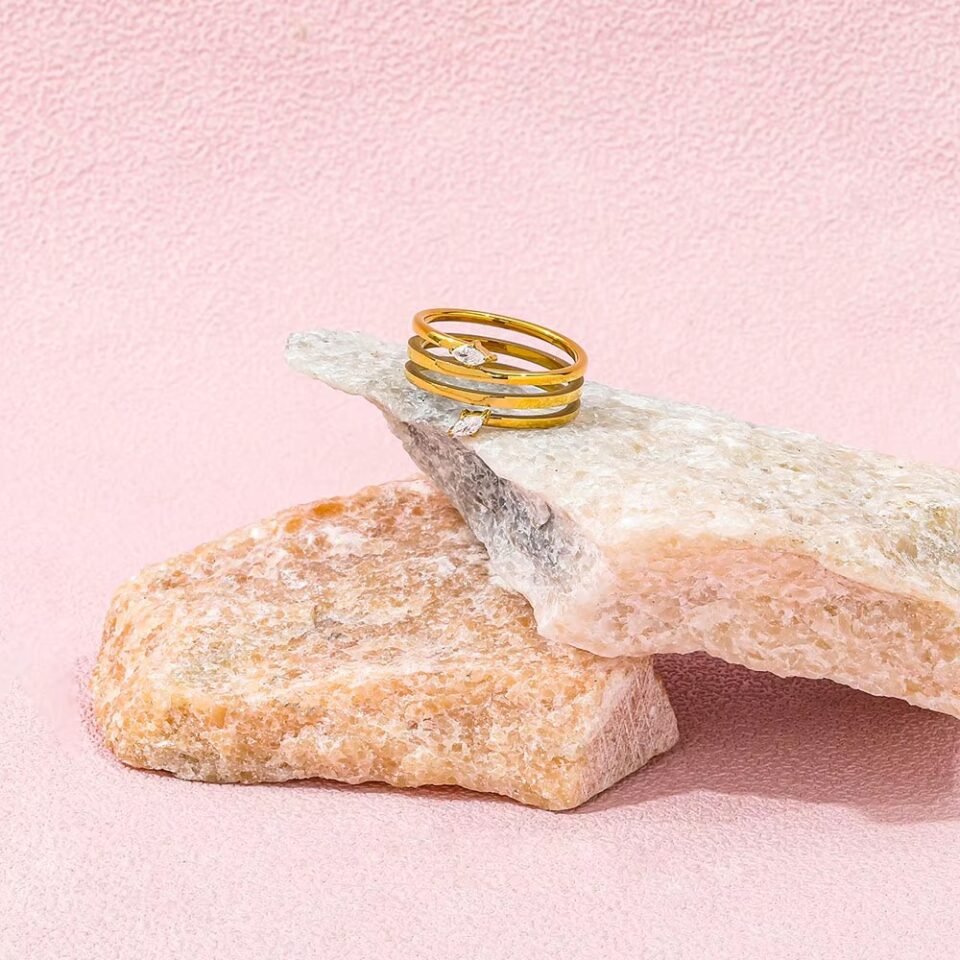 Anillos de compromiso de oro para mujer