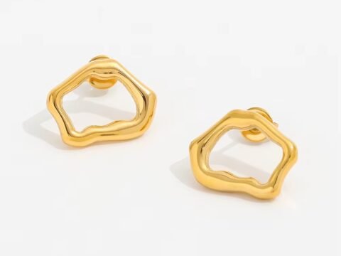 Aretes Silueta Dorada